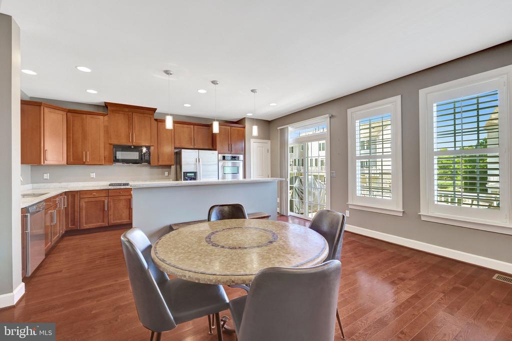 41058 DORATI SQUARE