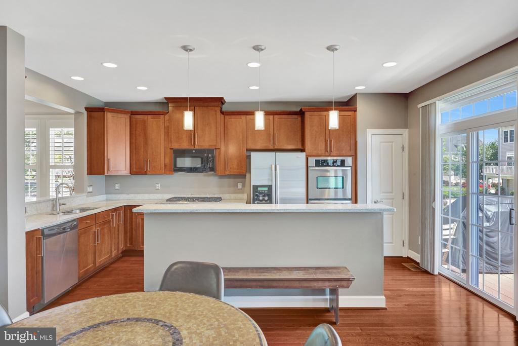 41058 DORATI SQUARE