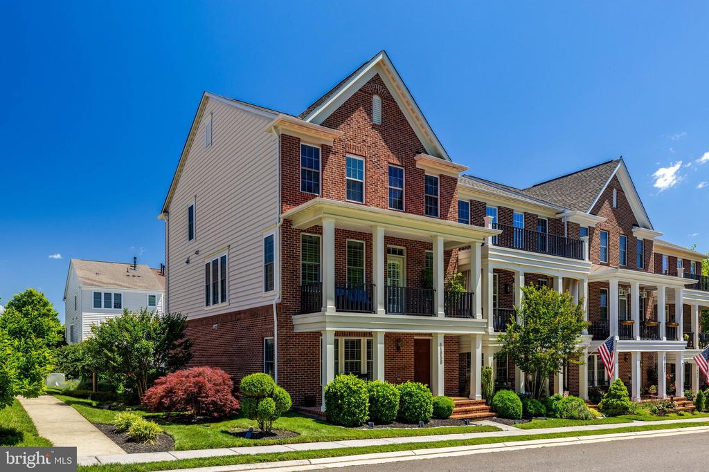 41058 DORATI SQUARE