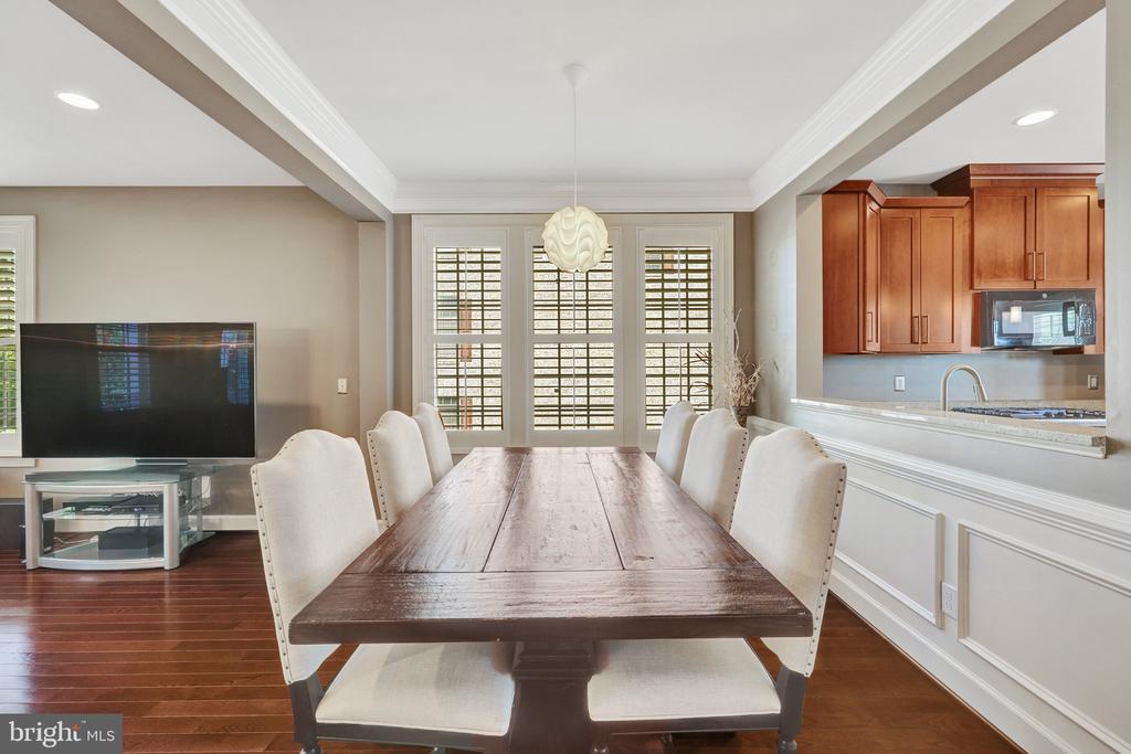 41058 DORATI SQUARE