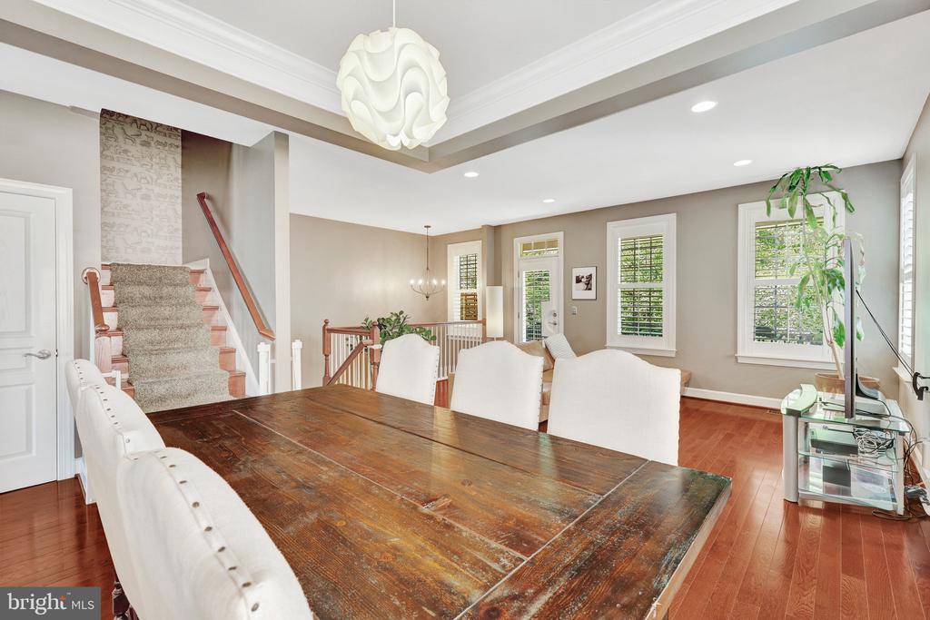 41058 DORATI SQUARE