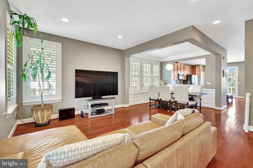 41058 DORATI SQUARE