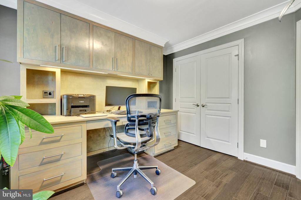 41058 DORATI SQUARE