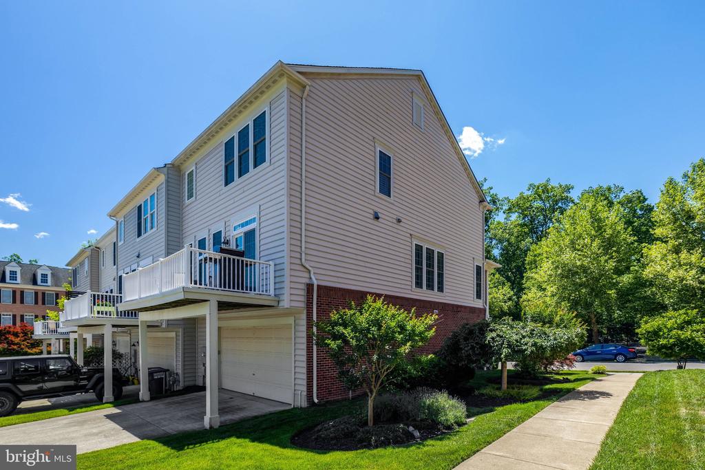 41058 DORATI SQUARE