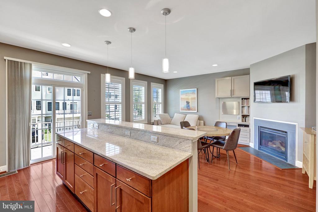 41058 DORATI SQUARE