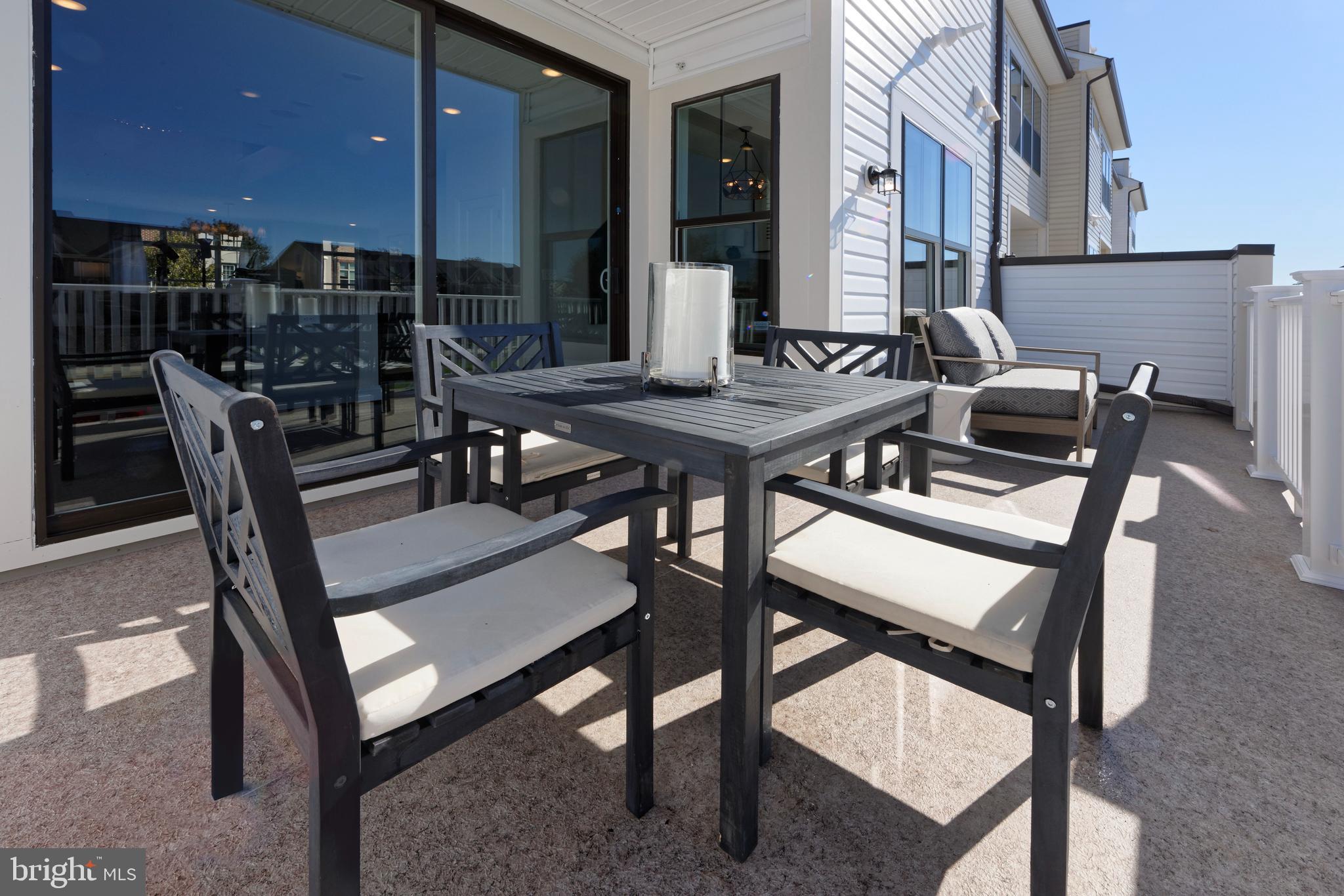 1745 RIVERBLUFF AVENUE