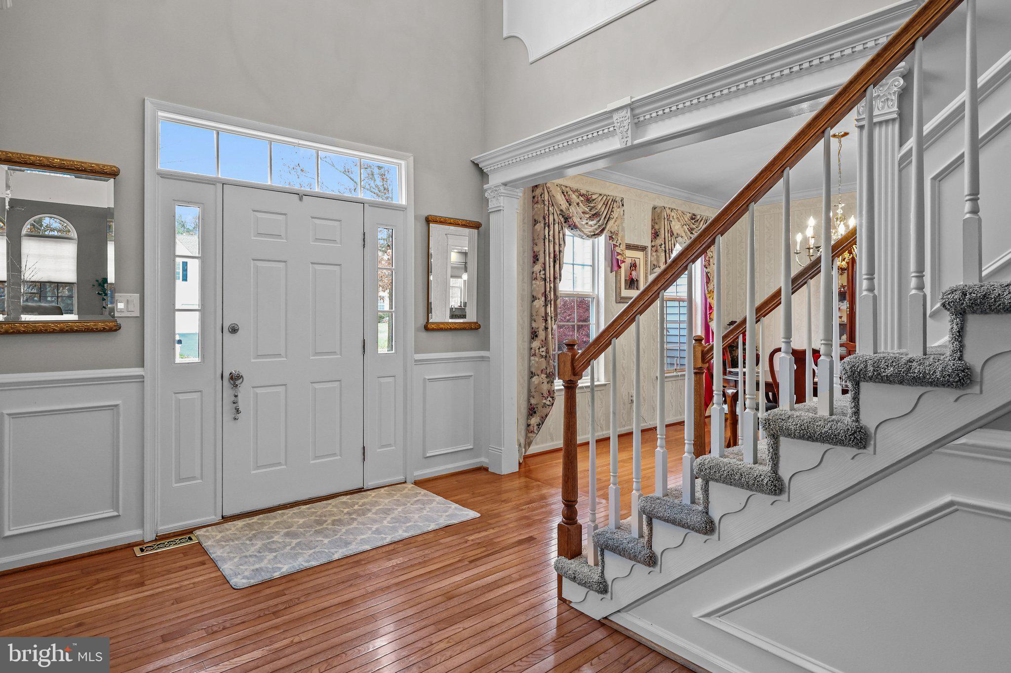 909 Red Coat Farm Dr