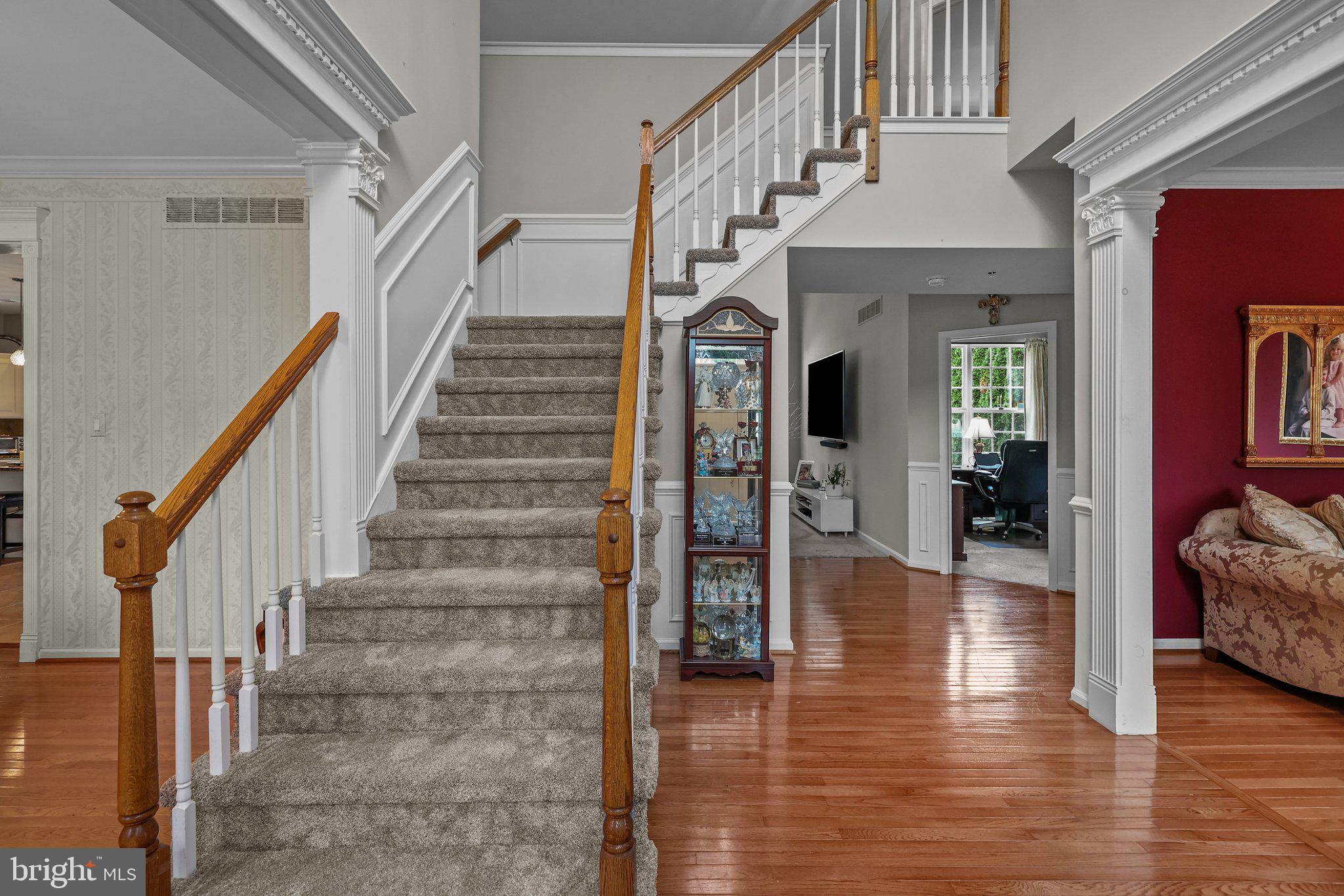 909 Red Coat Farm Dr