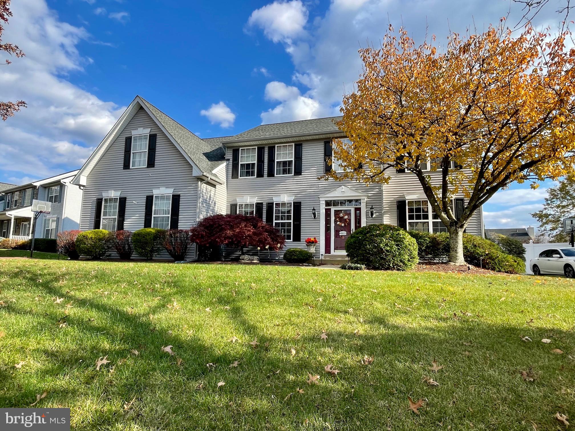 909 Red Coat Farm Dr