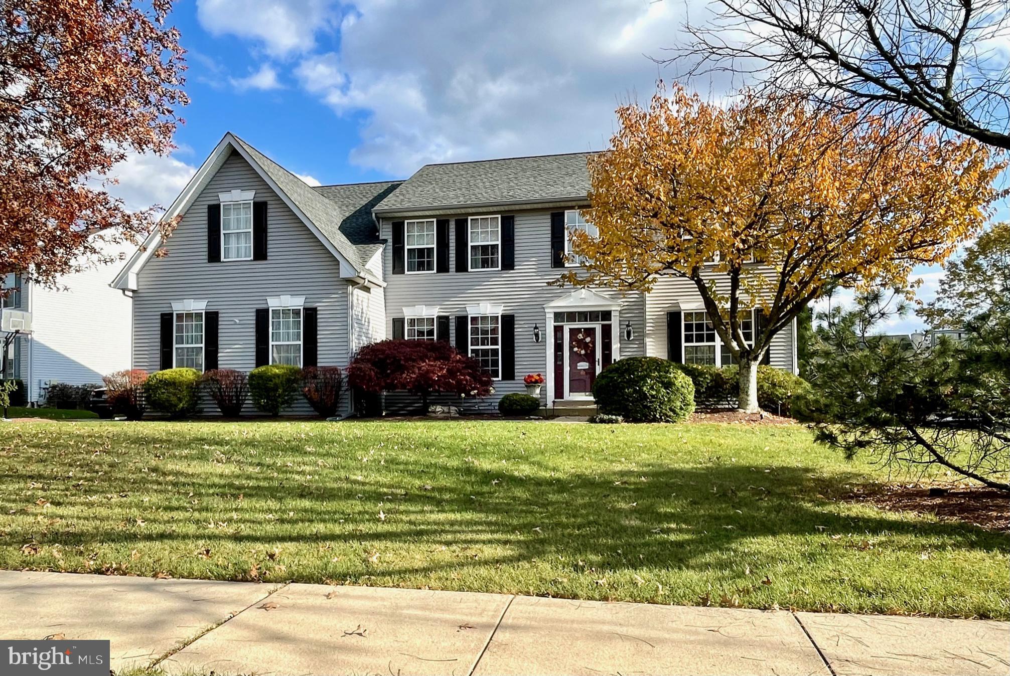 909 Red Coat Farm Dr