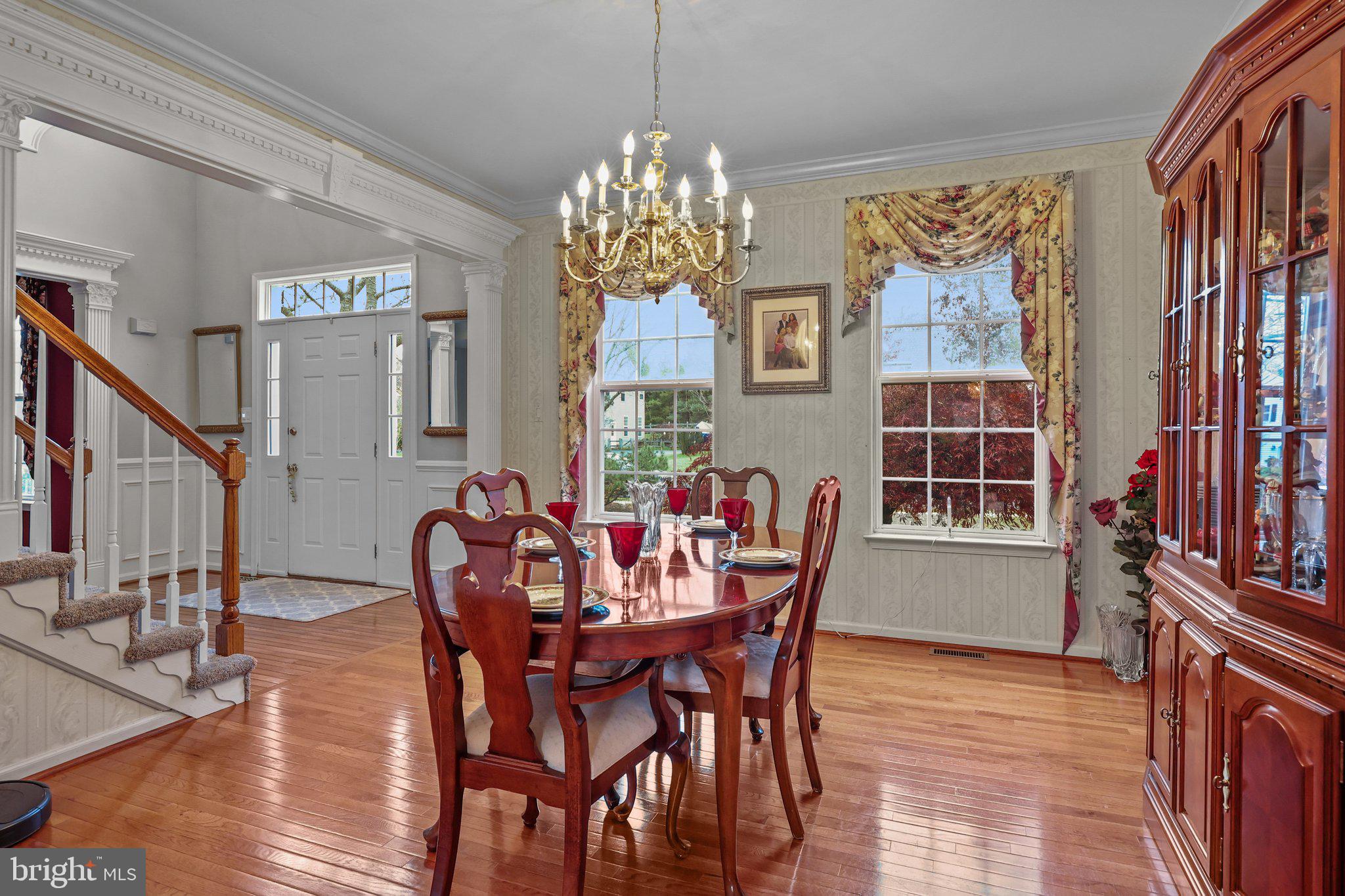 909 Red Coat Farm Dr