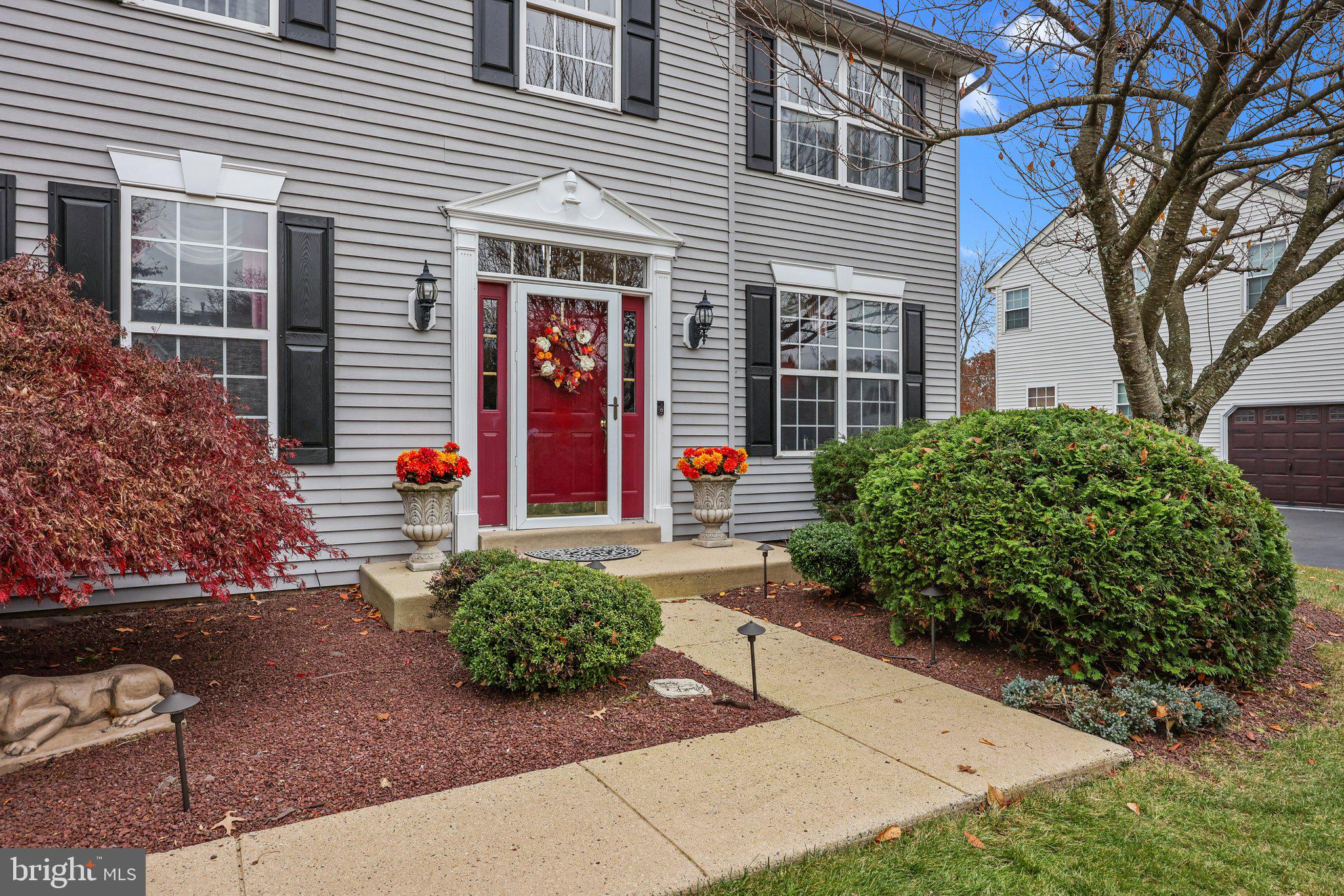 909 Red Coat Farm Dr