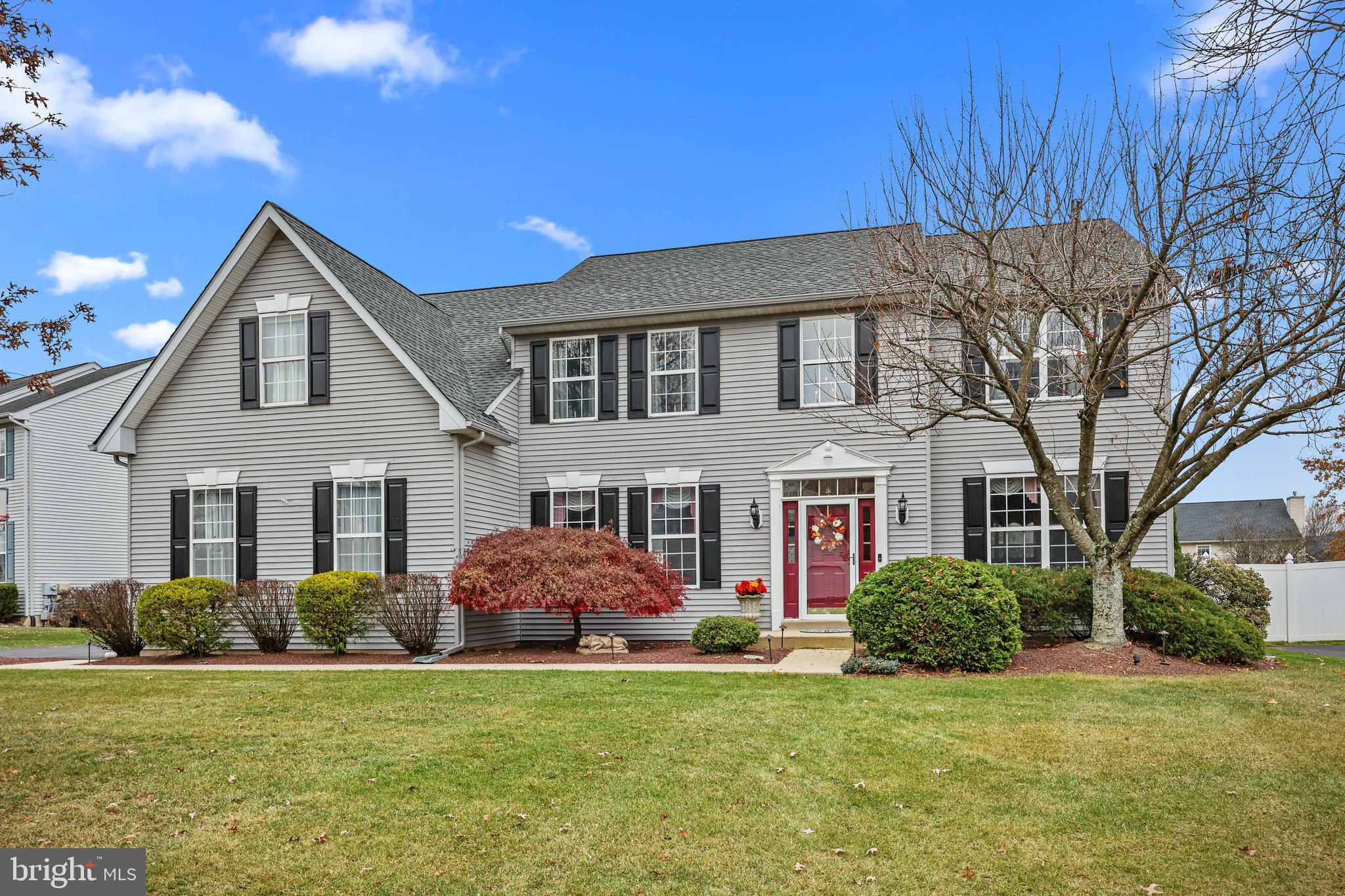 909 Red Coat Farm Dr