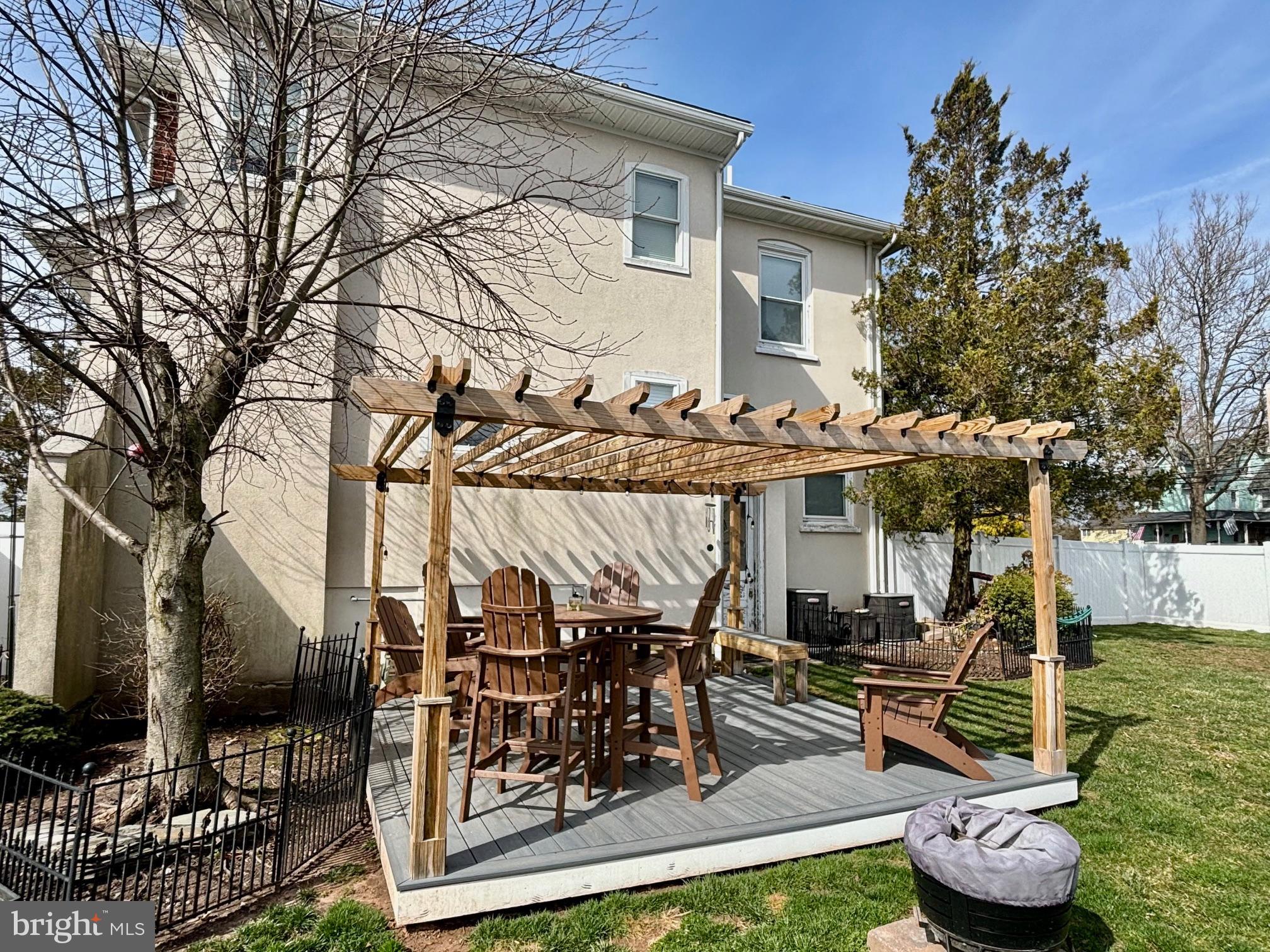 237 N Hellertown Ave