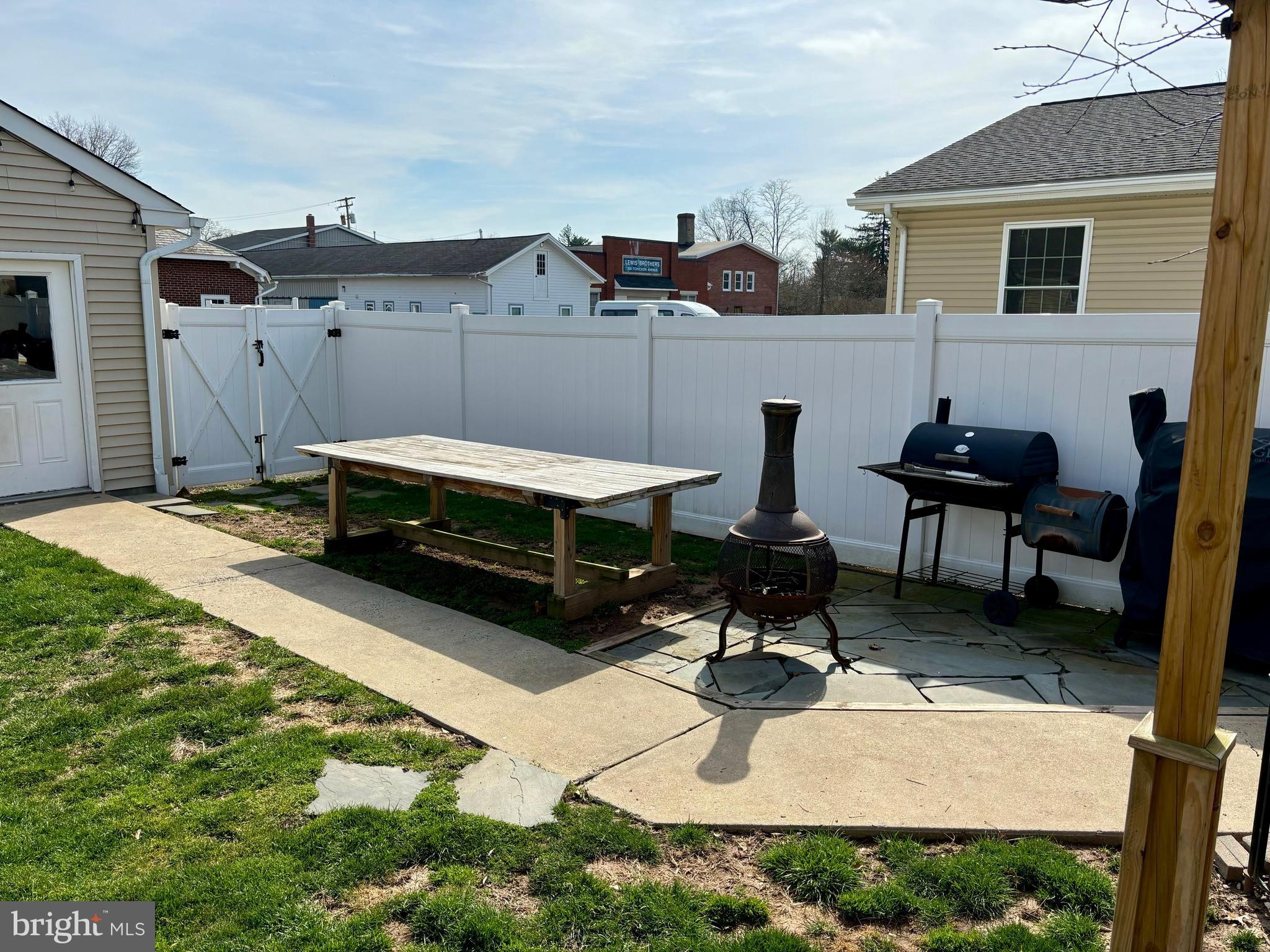 237 N Hellertown Ave