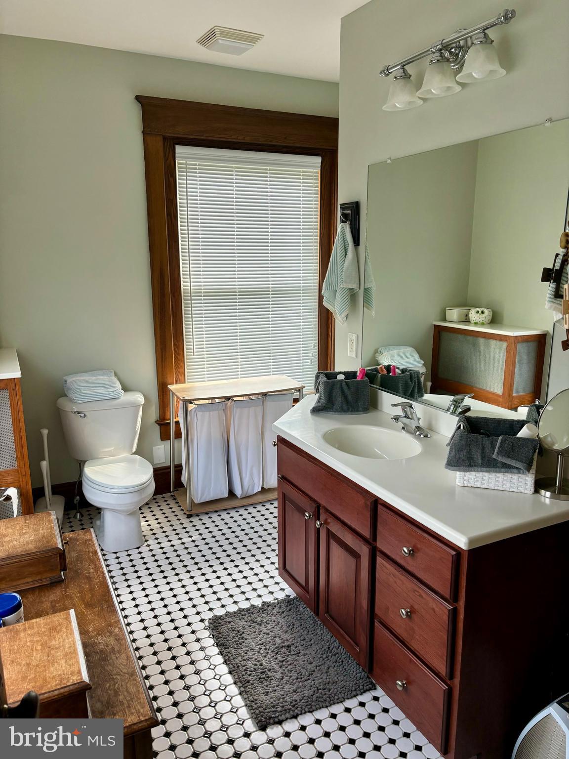 237 N Hellertown Ave