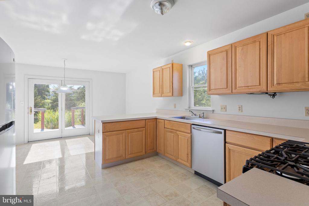 1052 Freedom Ct