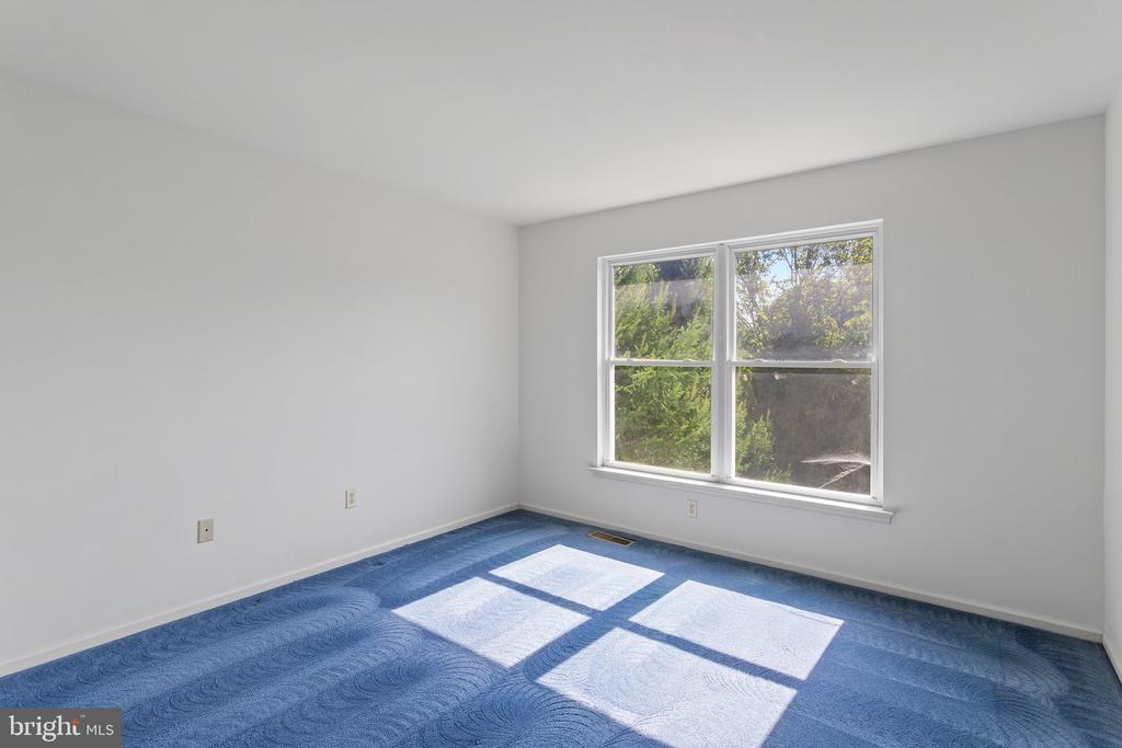 1052 Freedom Ct