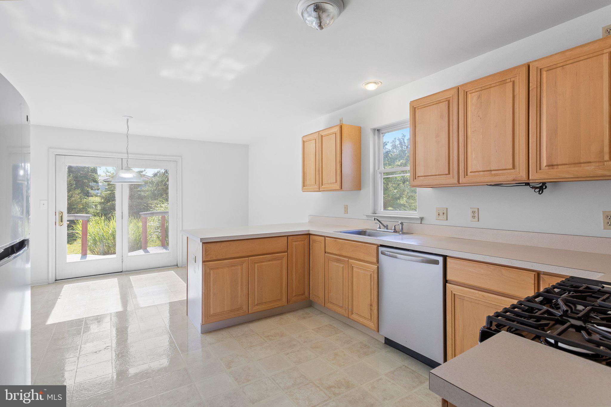 1052 Freedom Ct