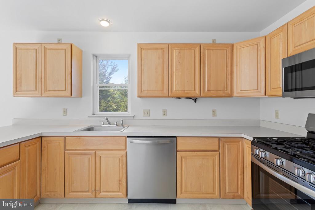 1052 Freedom Ct