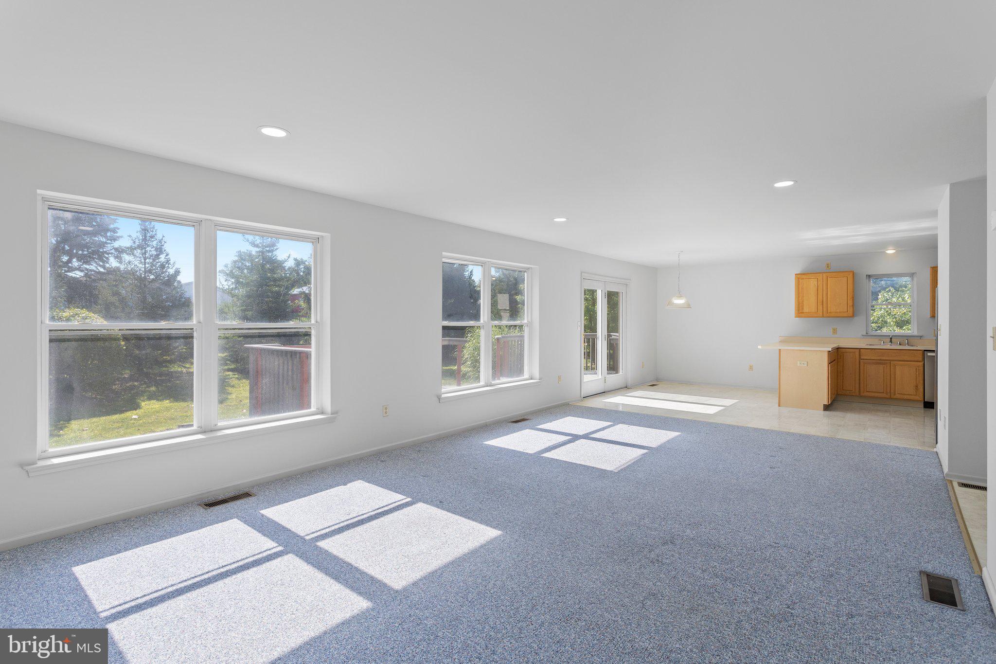 1052 Freedom Ct