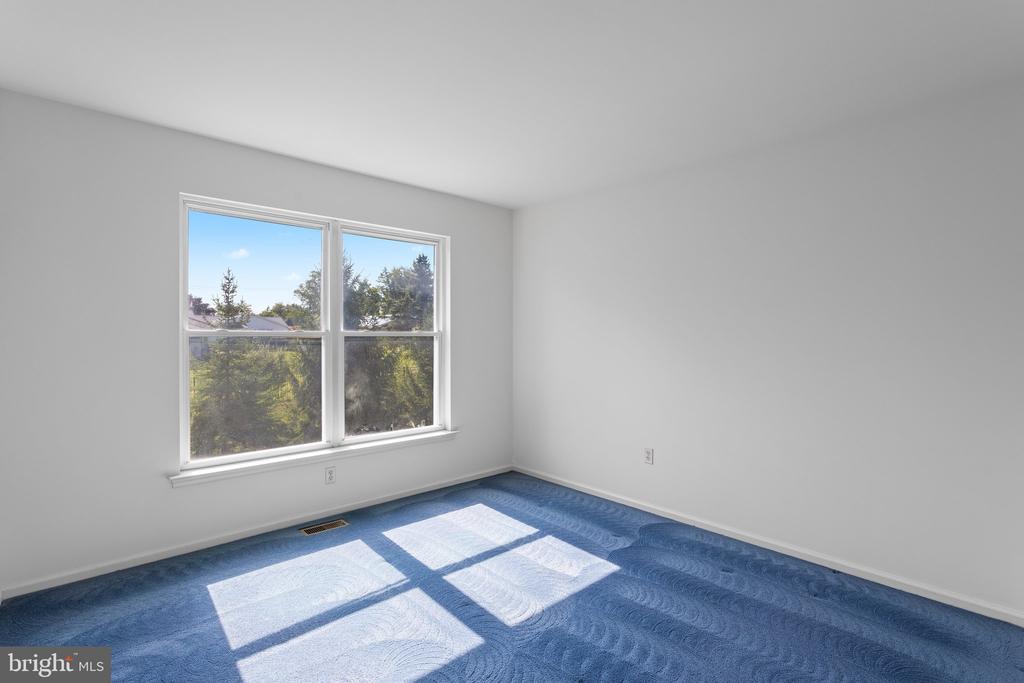 1052 Freedom Ct