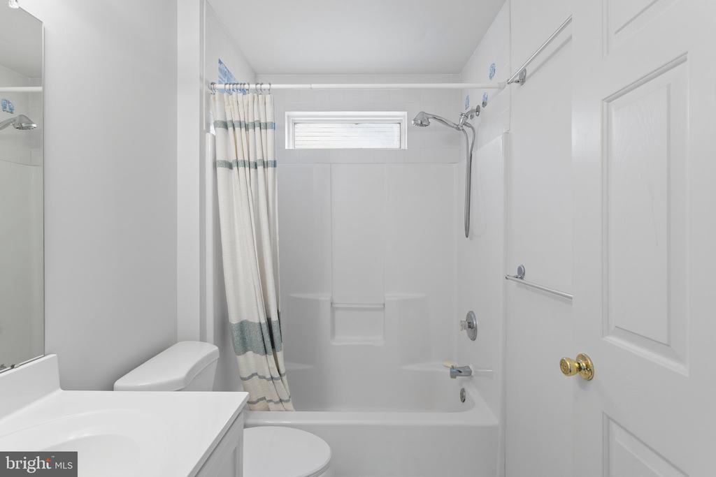 1052 Freedom Ct