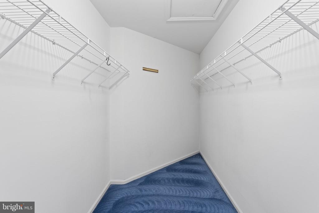 1052 Freedom Ct