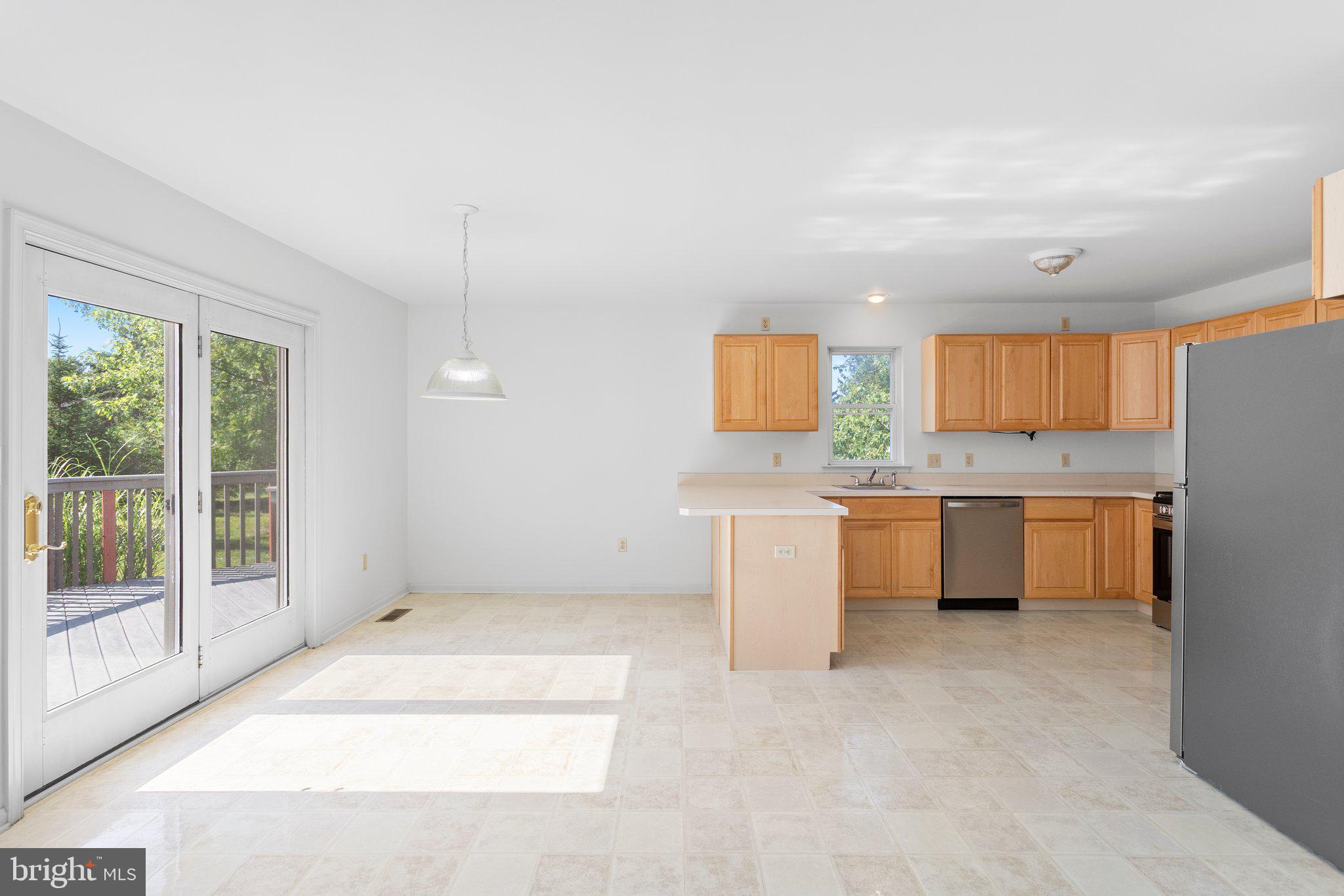 1052 Freedom Ct