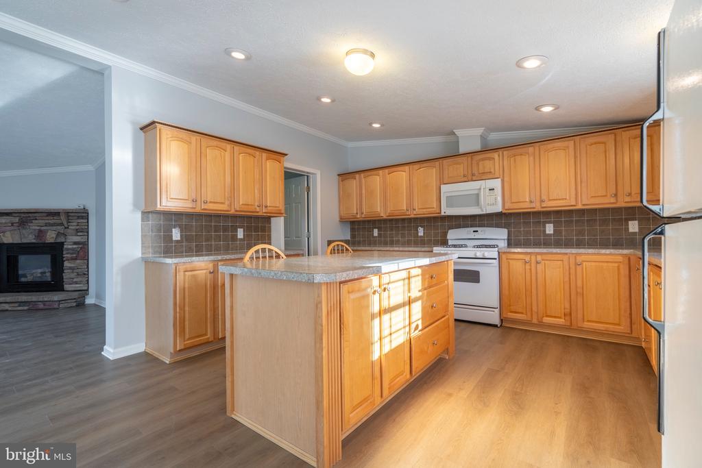 352 MAREGAN DR