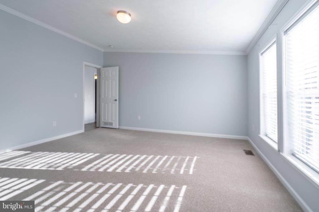 352 MAREGAN DR