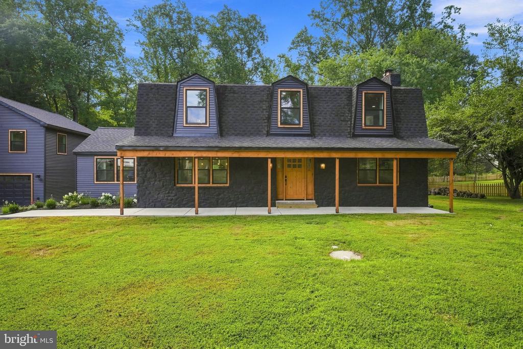 11 STOOPVILLE ROAD