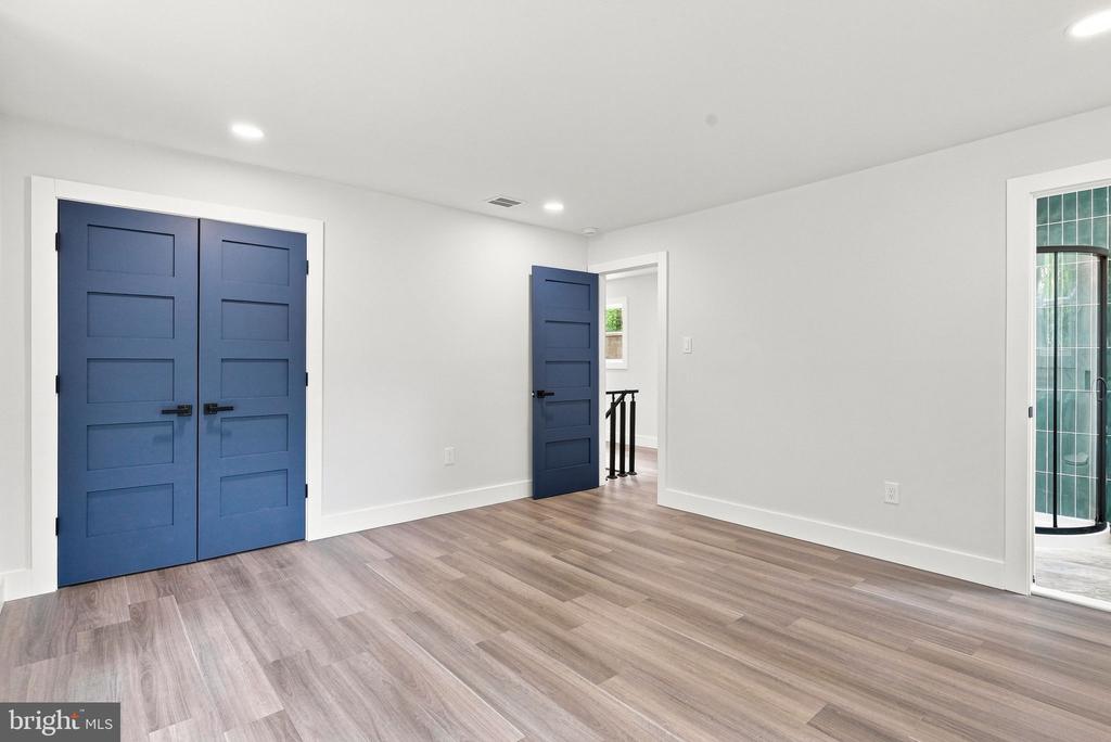 11 STOOPVILLE ROAD