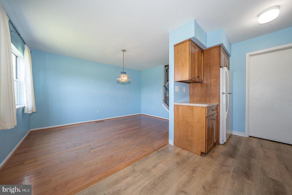 490 DEVON COURT 443