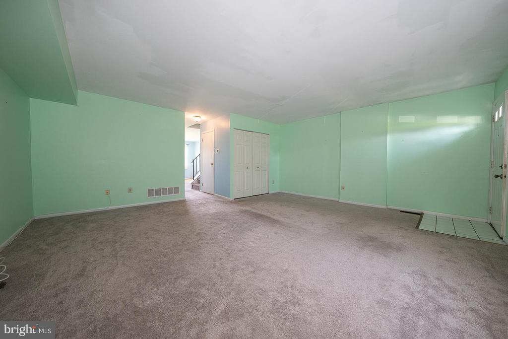 490 DEVON COURT 443