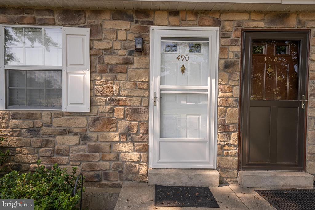 490 DEVON COURT 443