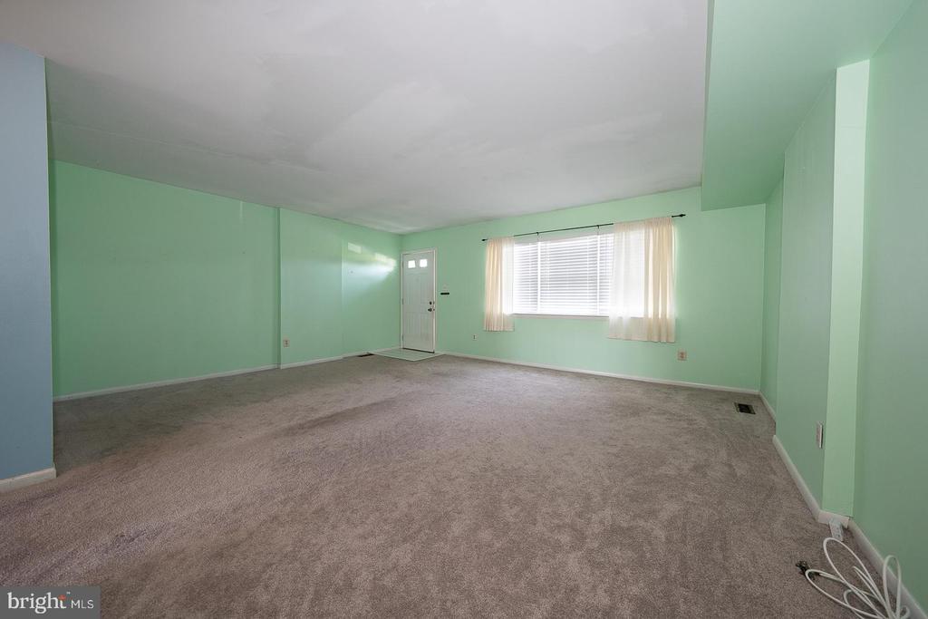 490 DEVON COURT 443