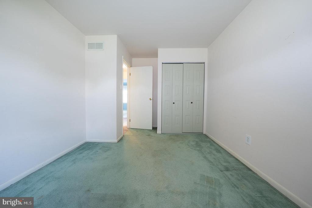 490 DEVON COURT 443