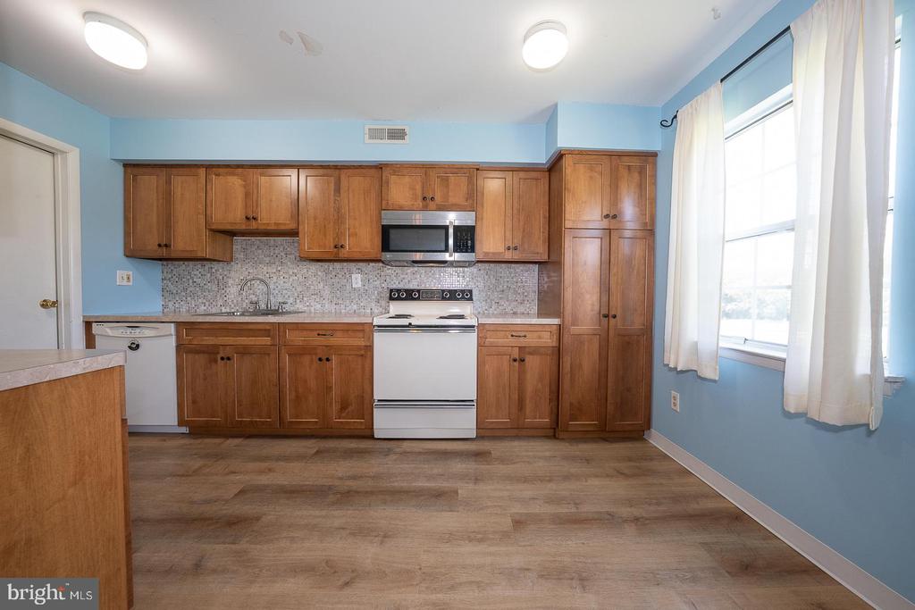 490 DEVON COURT 443
