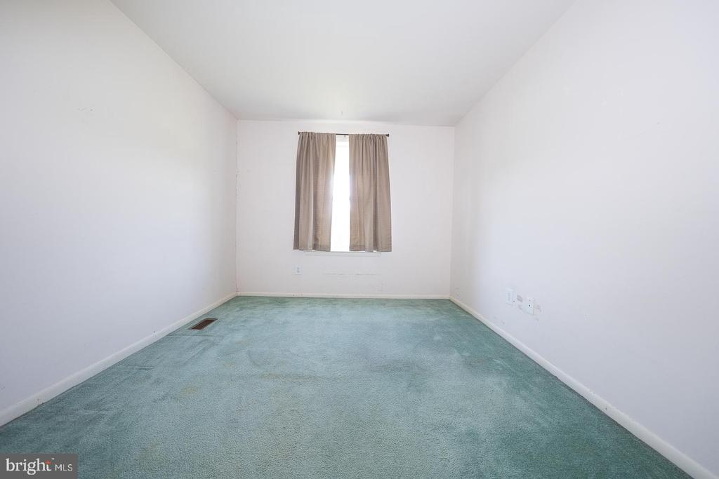 490 DEVON COURT 443