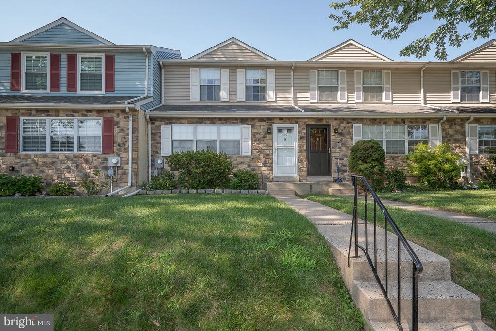 490 DEVON COURT 443