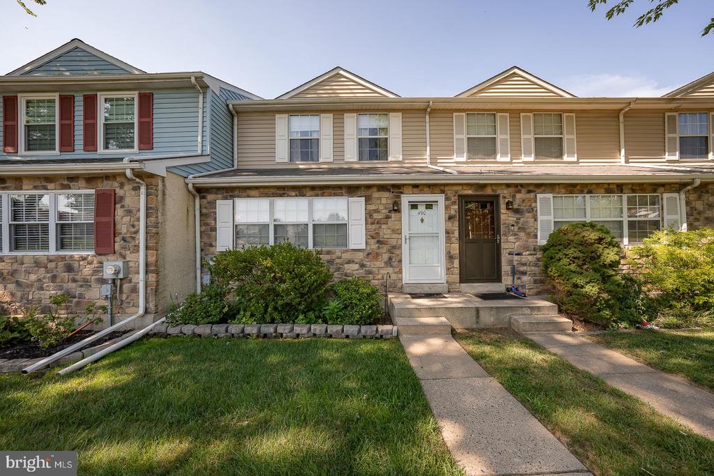 490 DEVON COURT 443