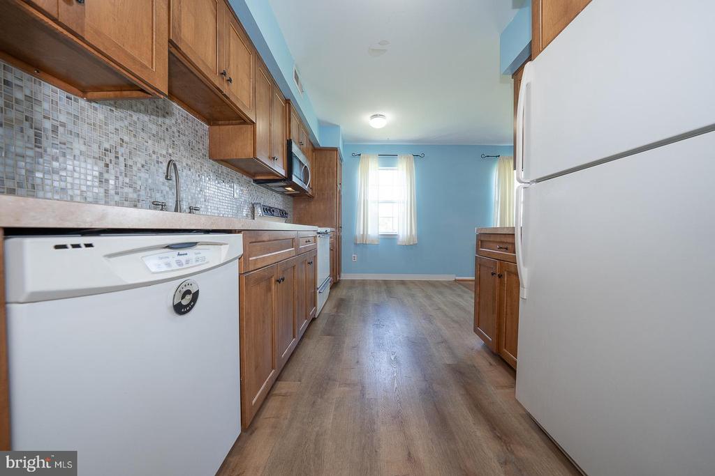 490 DEVON COURT 443