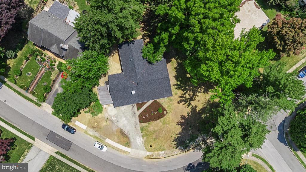 2211 Mary Ln