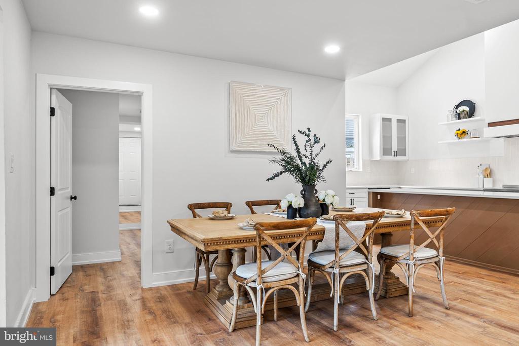 2211 Mary Ln