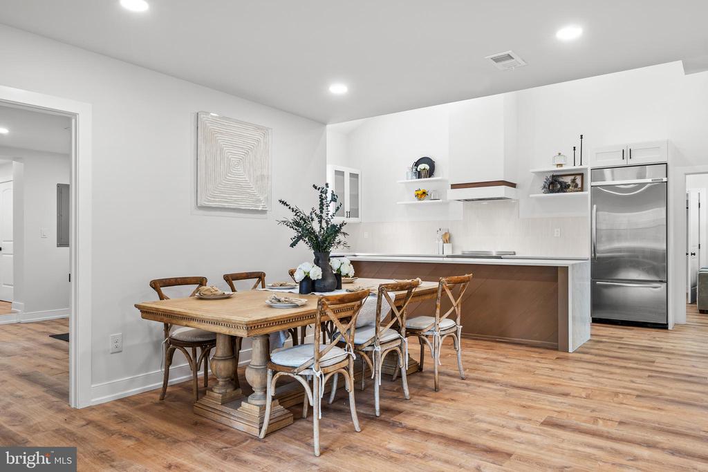 2211 Mary Ln