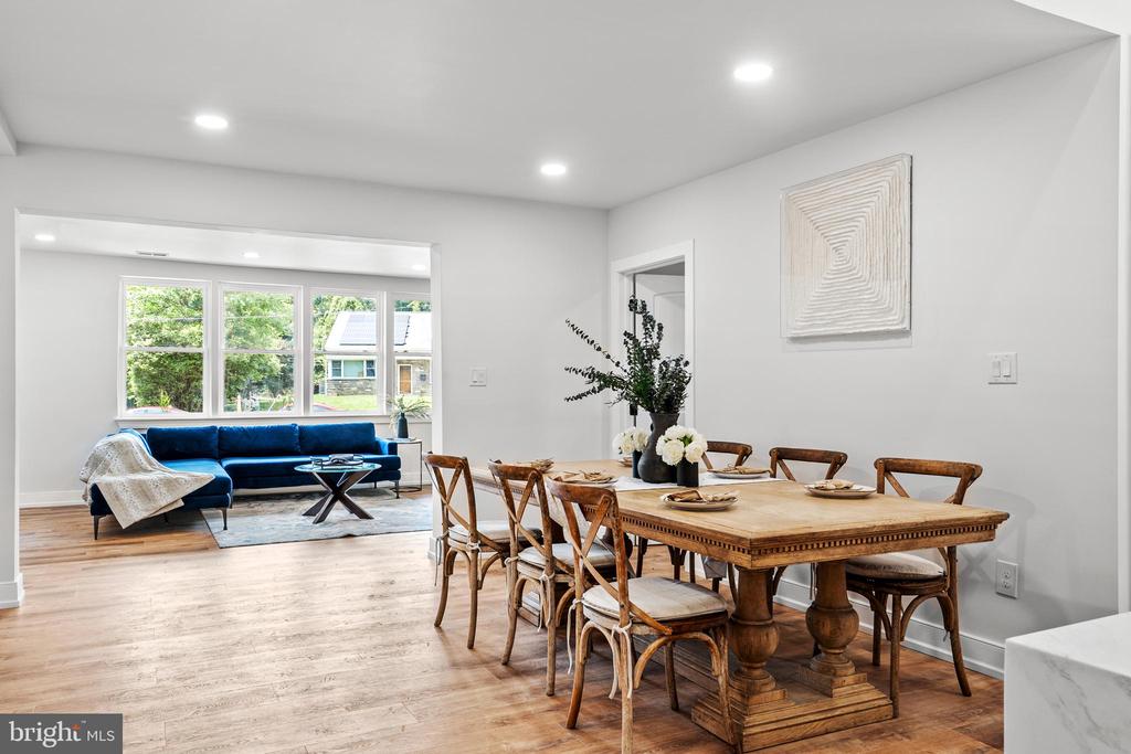 2211 Mary Ln