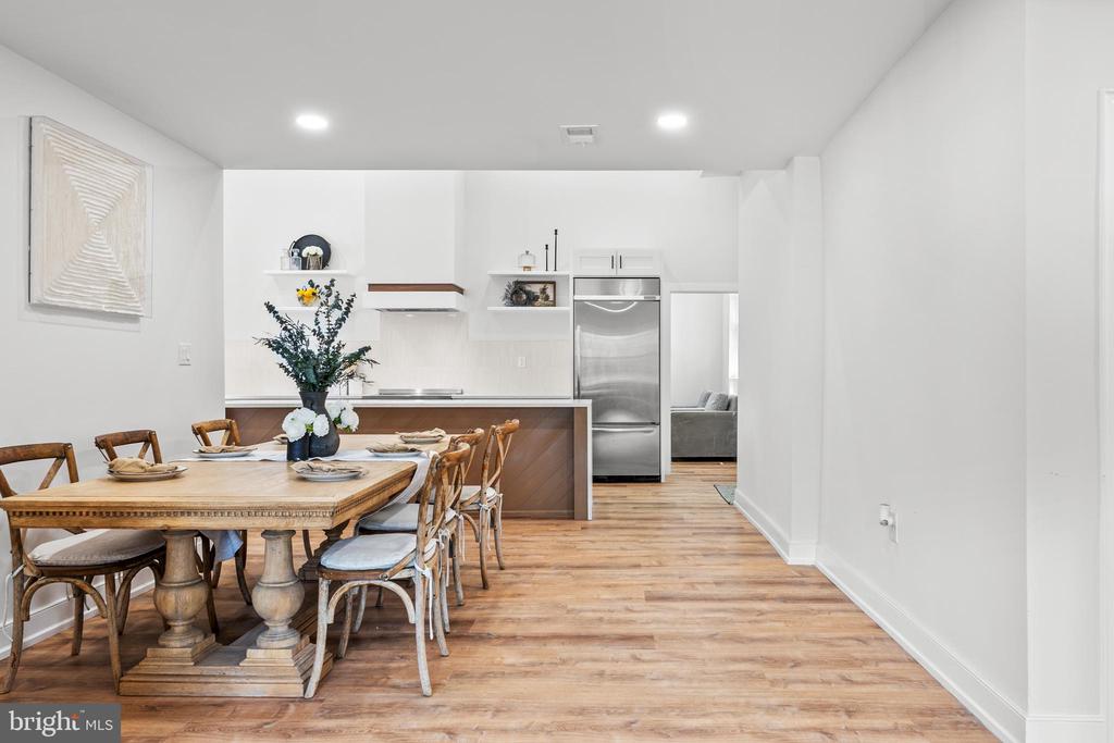 2211 Mary Ln