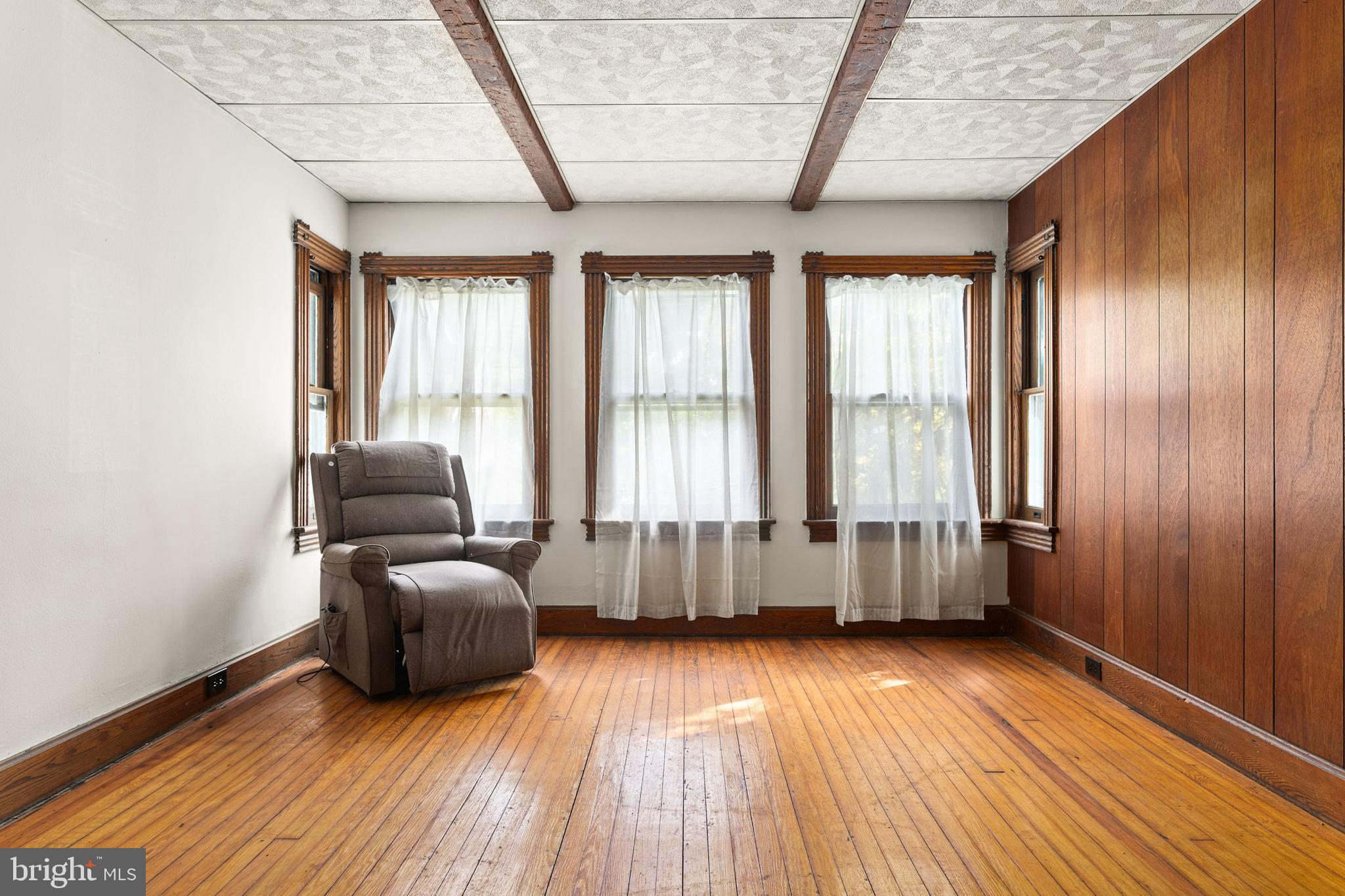 21 Linden Ave