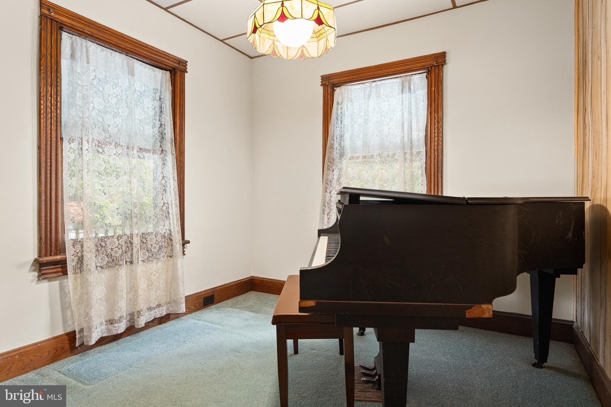 21 Linden Ave